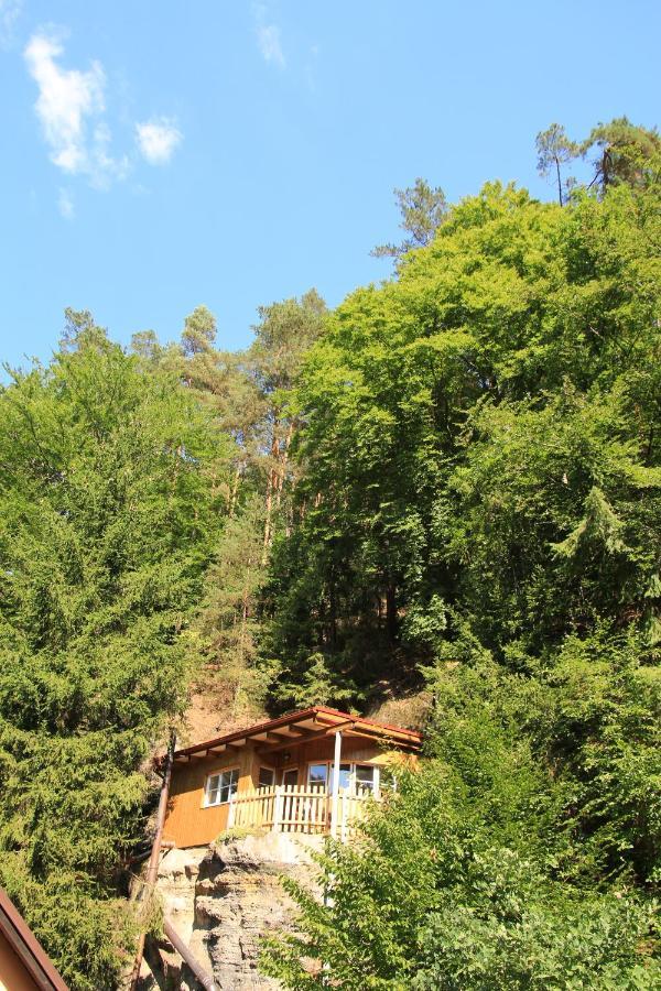 Malbenka - Chata Na Skale Pod Hradem Kokorin Kültér fotó