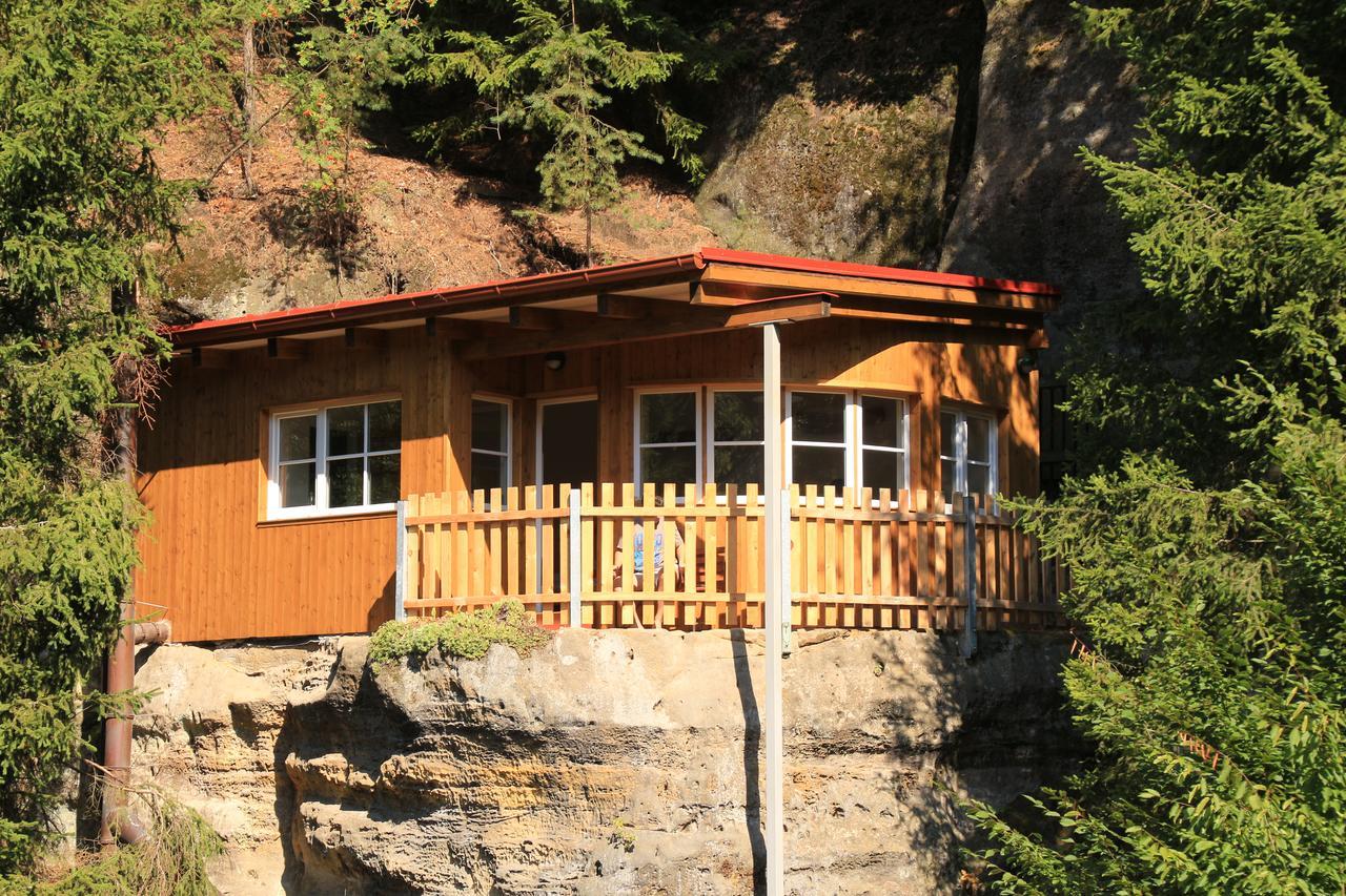 Malbenka - Chata Na Skale Pod Hradem Kokorin Kültér fotó