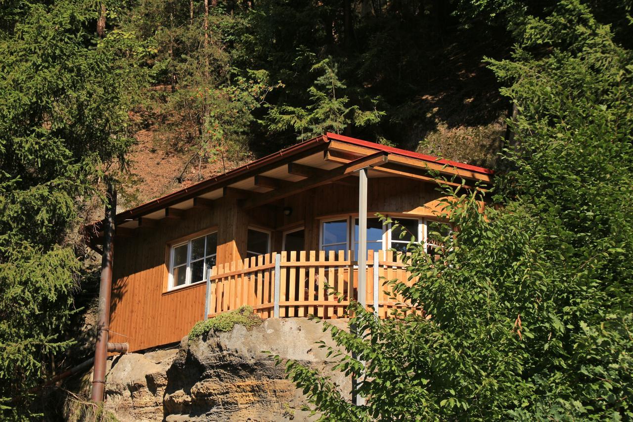 Malbenka - Chata Na Skale Pod Hradem Kokorin Kültér fotó