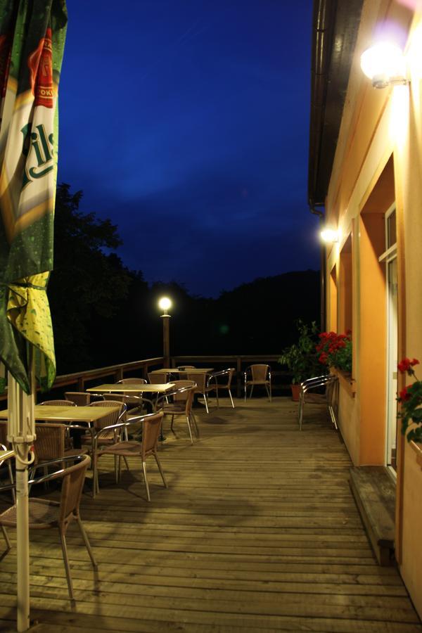 Malbenka - Chata Na Skale Pod Hradem Kokorin Kültér fotó